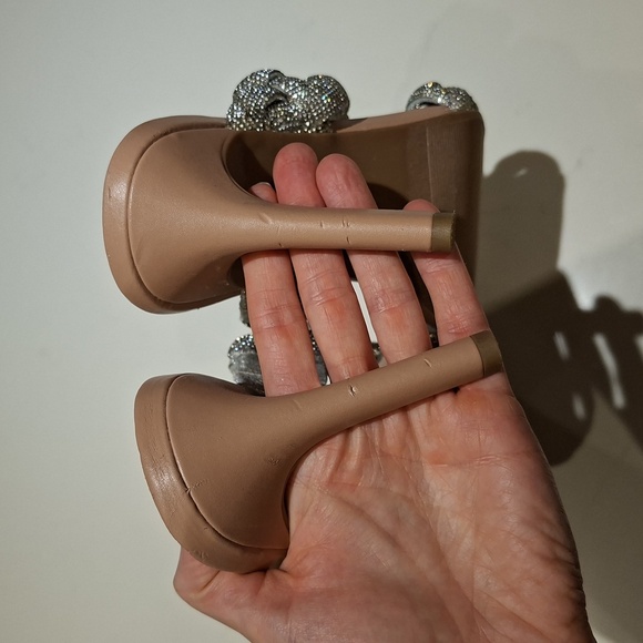 NWOT Torrid Shimmering/Sparkly Silver Braided High Heels (Size 7.5 WW) - Picture 7 of 9